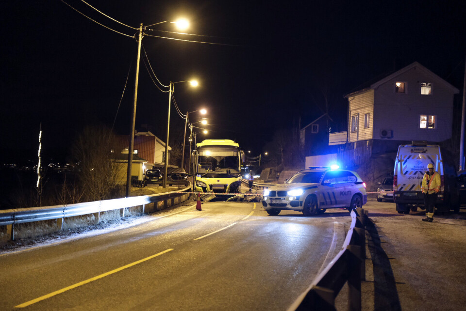 ULYKKESSTEDET: Ulykken skjedde på et oversiktlig sted med tørr asfalt og gode kjøreforhold.