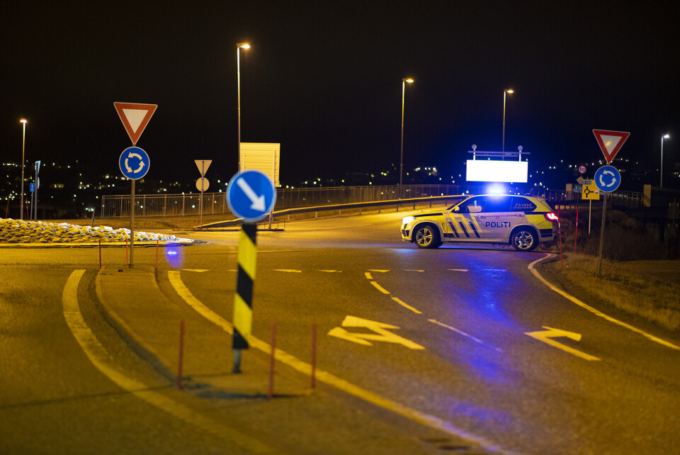 Klappjakt etter bilfører som stakk fra politiet i Lier