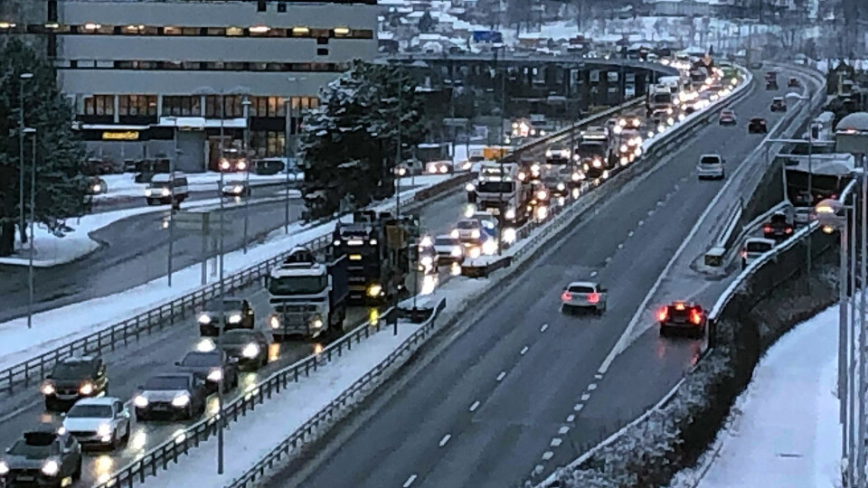 Fire biler involvert i kjedekollisjon på motorveibrua