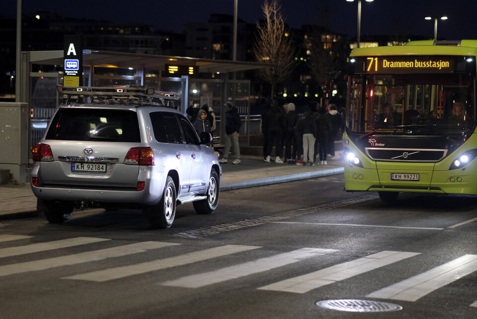Truende knivmann pågrepet på bussen