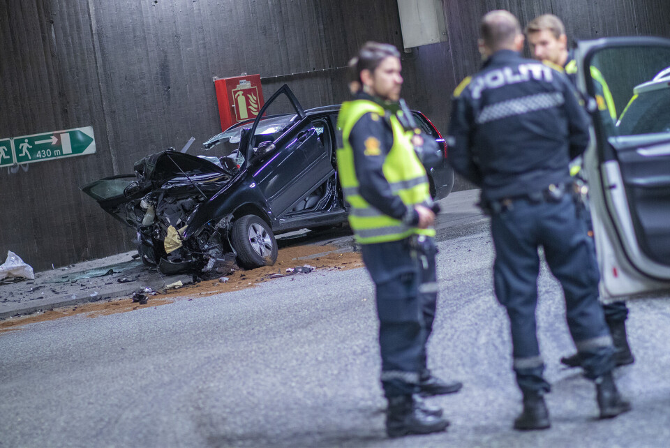 Hadde over 150 km/t før han traff tunnelveggen uten bilbelte