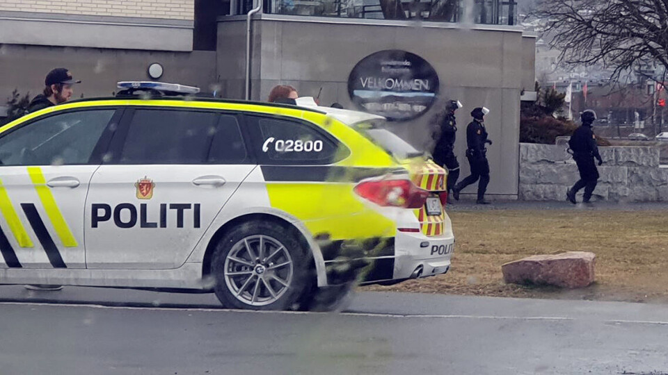 Mann pågrepet i væpnet aksjon ved Buskerud Storsenter