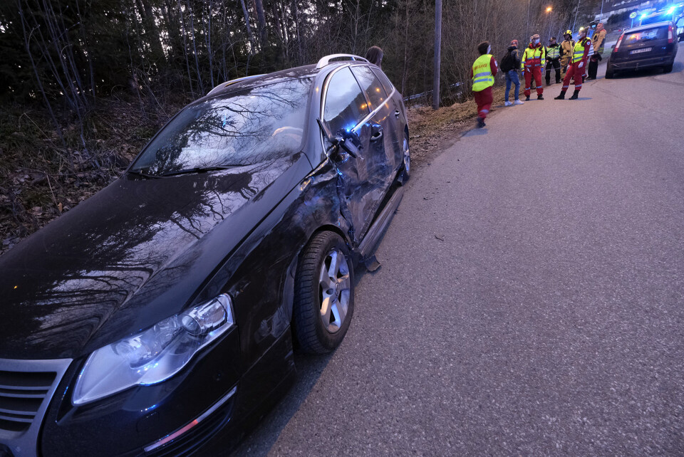Veien ble midlertidig sperret på stedet som følge av hendelsen.FOTO: HÅKON BÅSEN SKOGLUND