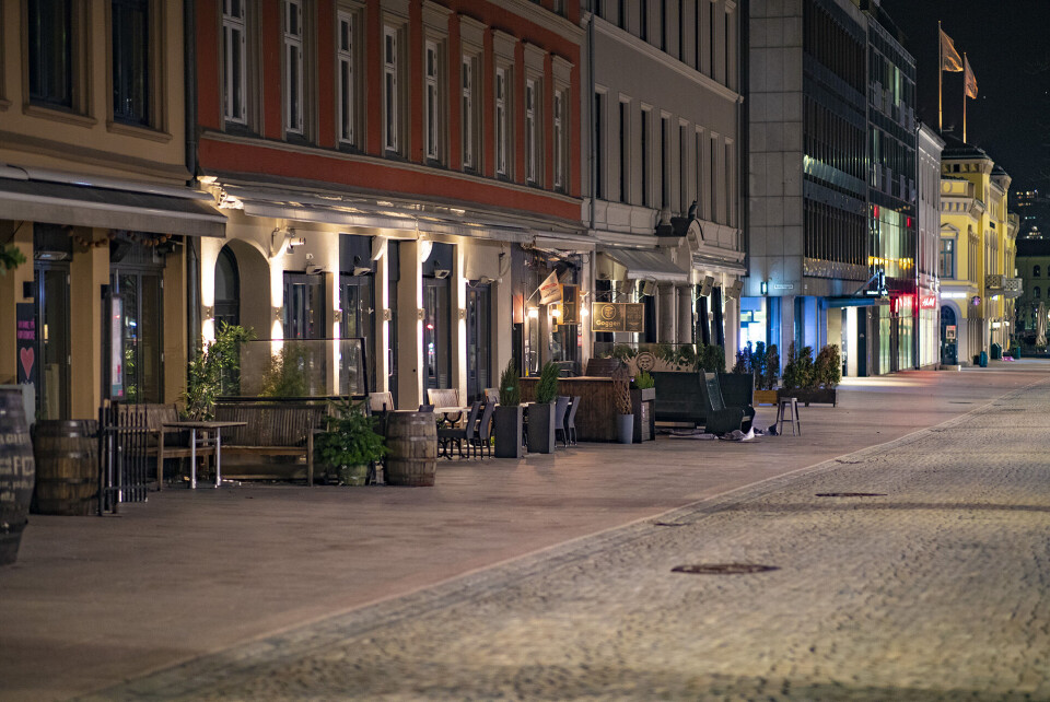 ØDE: Slik så det ut en lørdags kveld på Bragernes Torg i slutten av mars.