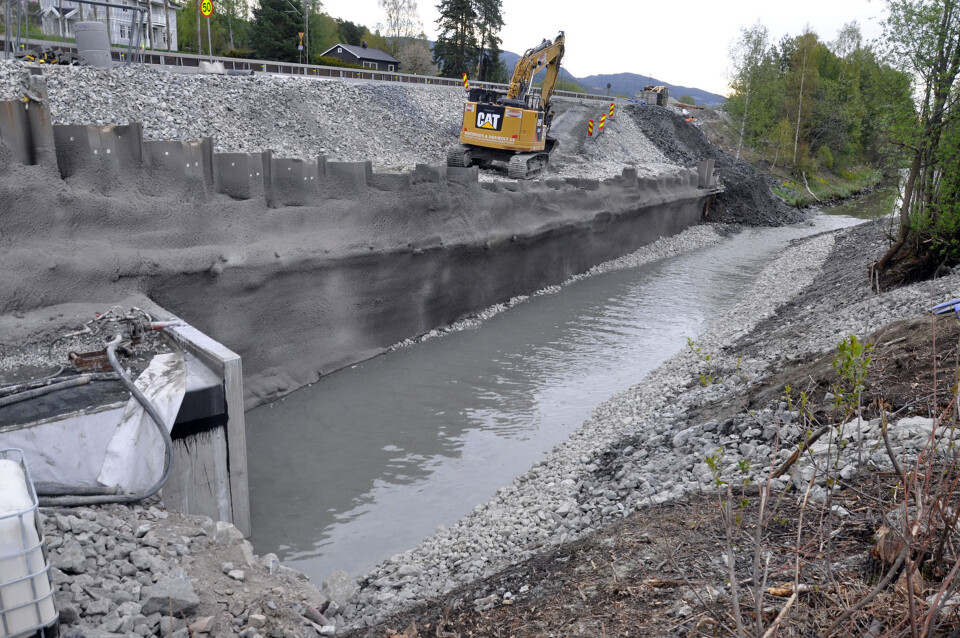 Loeselva «gjenåpnet» etter arbeid med ny E134-kulvert