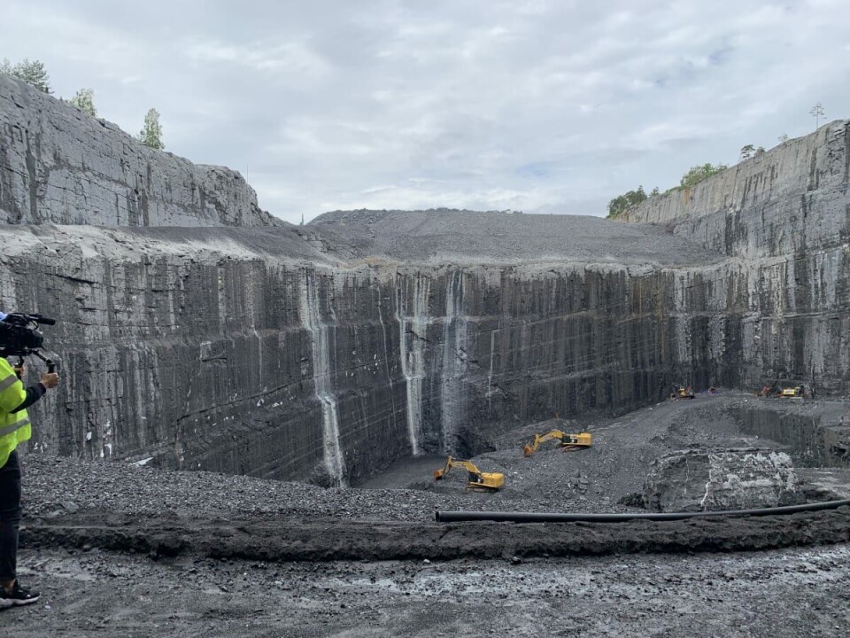 LANGØYA: Ren kalkstein hentes ut fra Langøya utenfor Holmestrand.