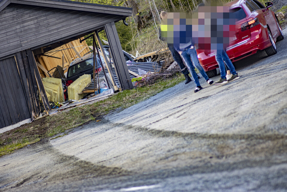 - Sporene på stedet taler for seg. Et vitne har observert høy hastighet, og det er grunn til å tro at den har vært langt over lovlig fart, uttaler politiet på stedet til DRM24.
