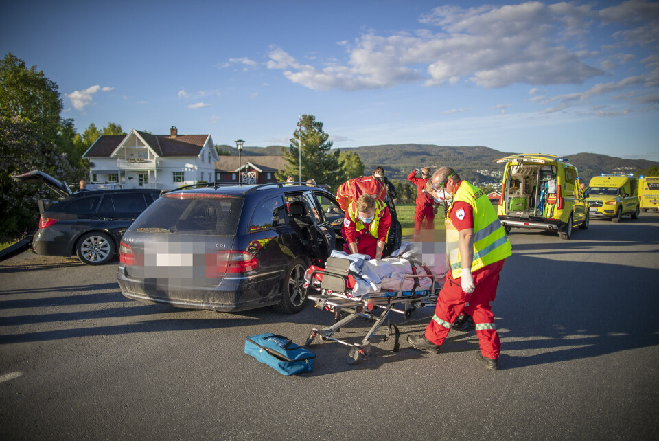Ung kvinne til sykehus etter utforkjøring i høy fart