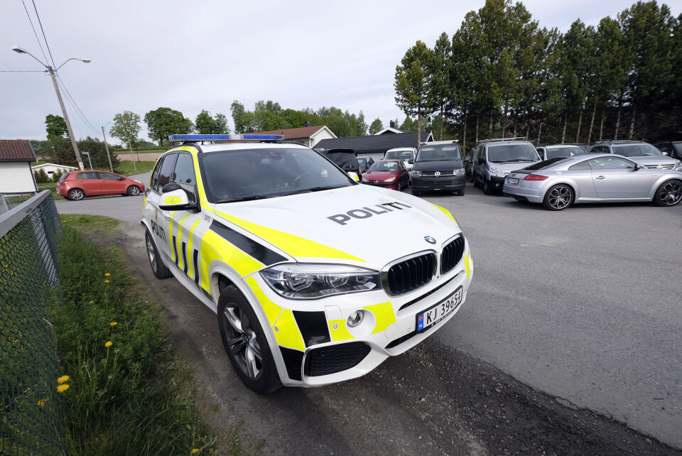 Stjålet bil funnet med skader - tyvene på frifot etter bilbutikk-innbrudd