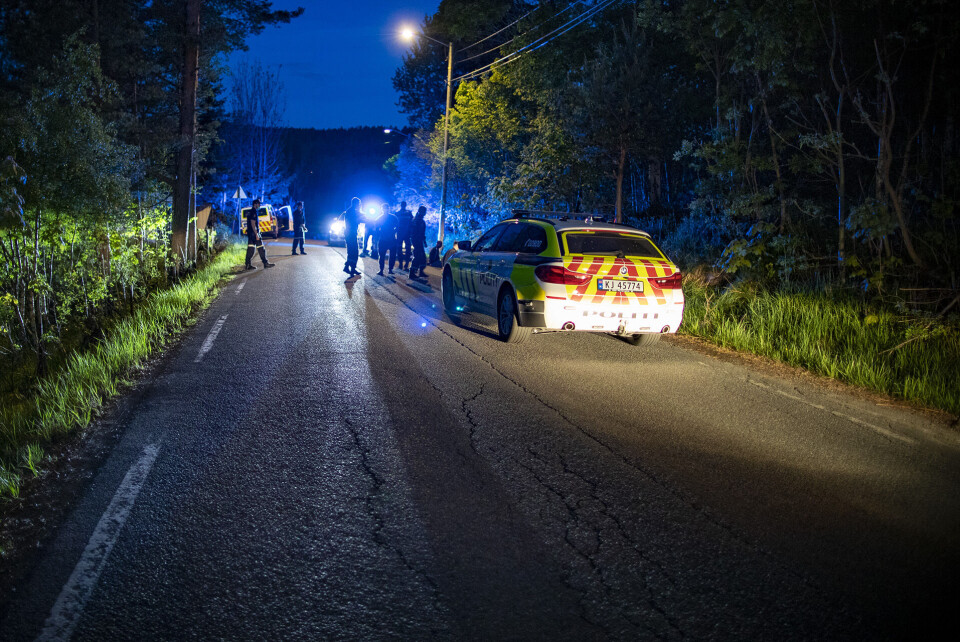 PÅGREPET: Fire mistenkte ble stoppet av politiet i en bil og pågrepet på Stubberudveien, et stykke unna der selve hendelsen skjedde.