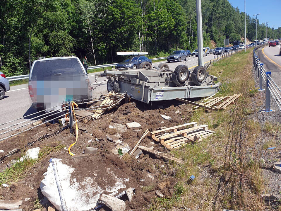 Flere E18-ulykker skapte kaos i rushtrafikken