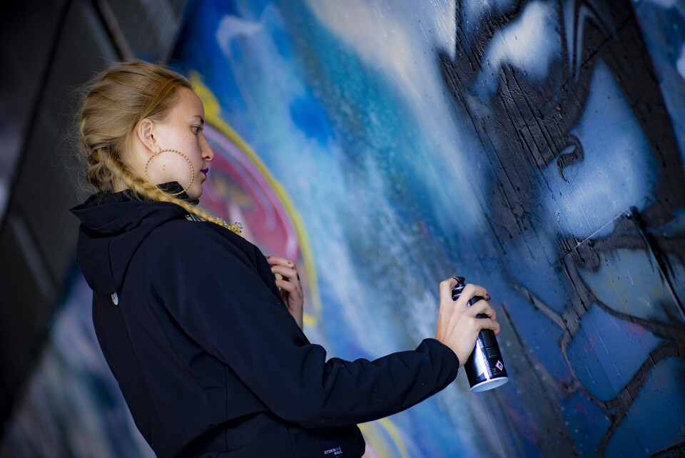 Finske Viv Magia (28) gir byen graffitikunst i verdensklasse