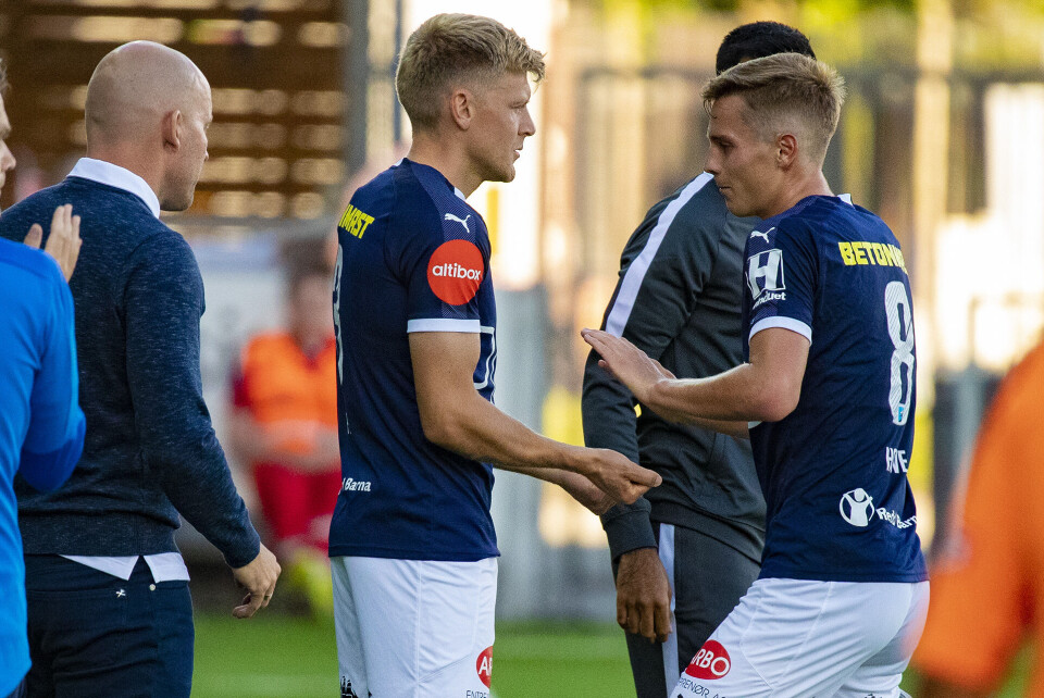 INNHOPP: Jonathan Parr har ikke spilt mange minuttene eliteseriefotball etter han ble friskmeldt, før han igjen måtte ut med skade. Her erstatter han Johan Hove.