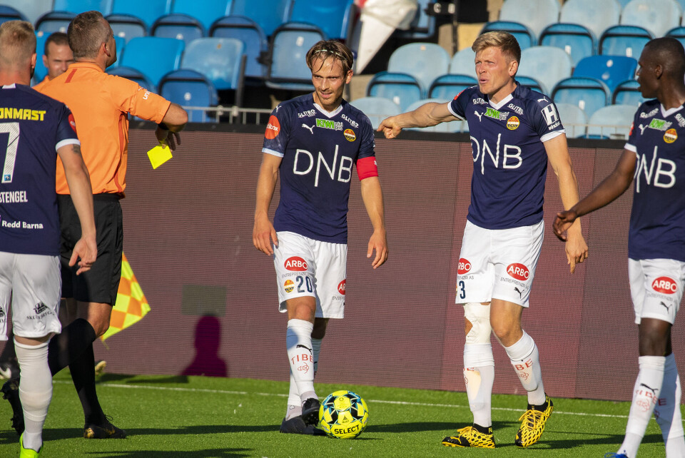 OVERTENNING? Det tok bare et par minutter før Parr pådro seg gult kort på 2-0-ledelse til Strømsgodset.