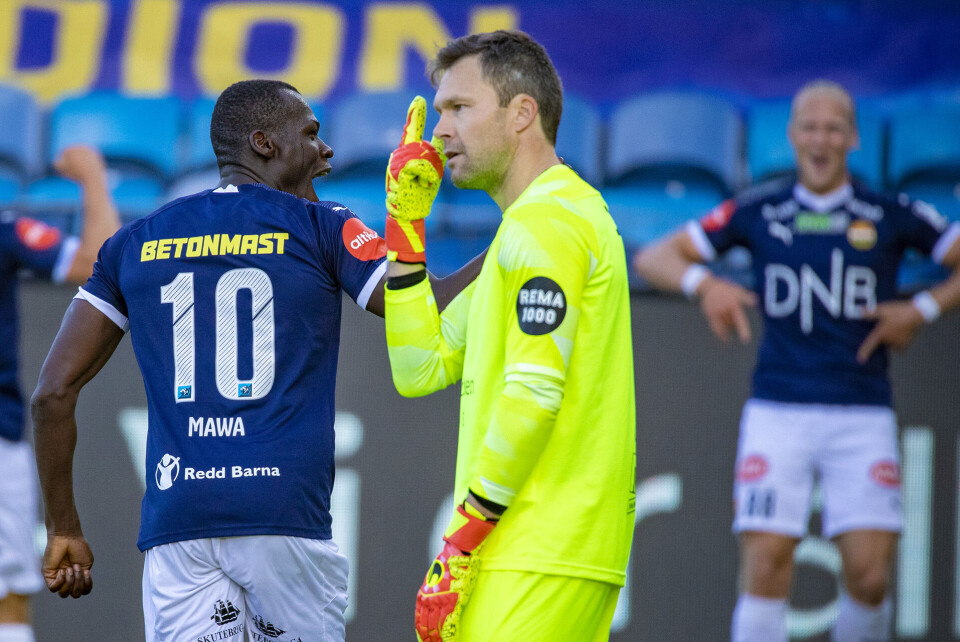 FEIRET: Moses Mawa scoret etter innlegg fra Jørgen Salvesen (bak). I forgrunnen Brann-målvakt Håkon Opdal.
