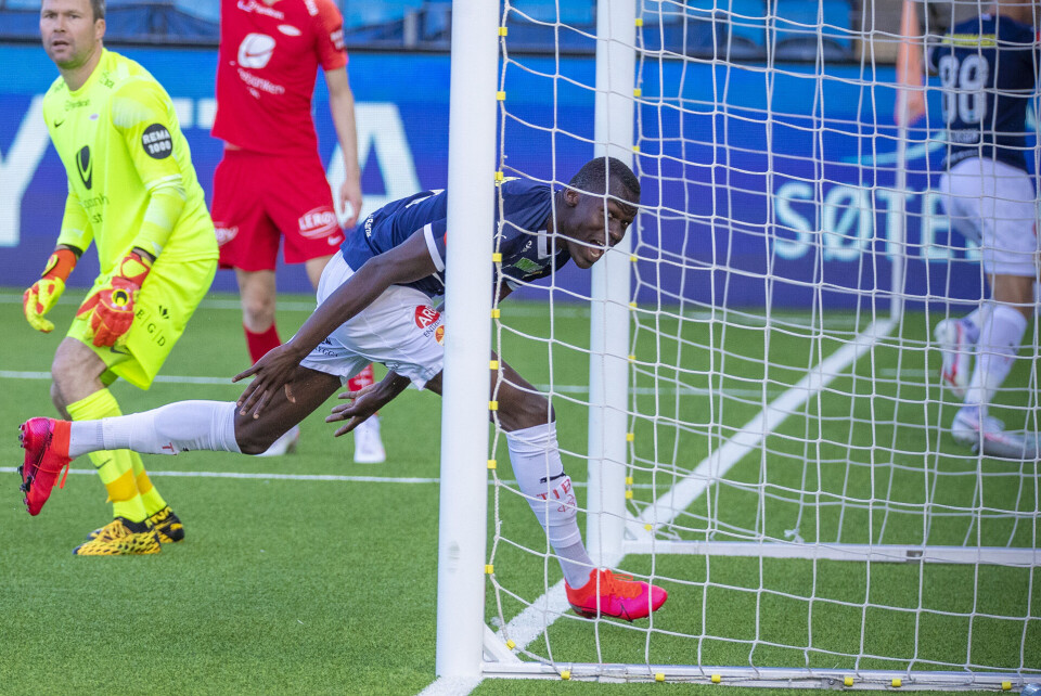 2-0: Ved Moses Mawa.