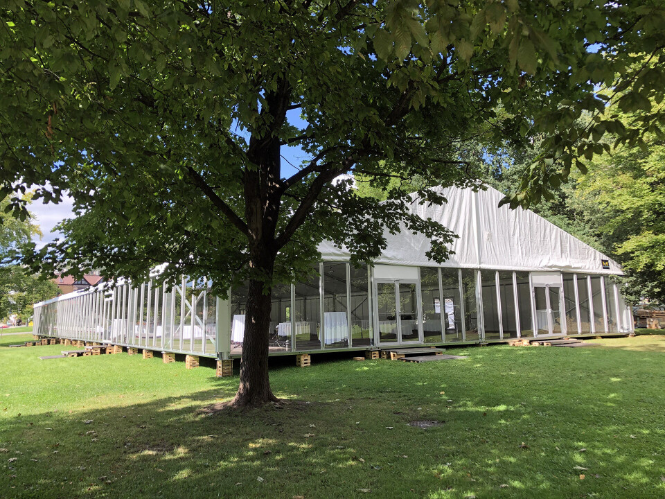 Derfor er det en gigantisk partyhall i Byparken