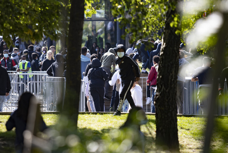 AMPERT: Store mengder aggressive ungdommer gikk til angrep på politiet og omgivelsene på Furuset.