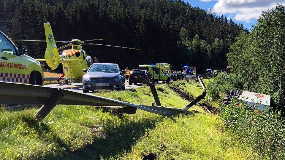 SPERRET: Veien er helt stengt på stedet.