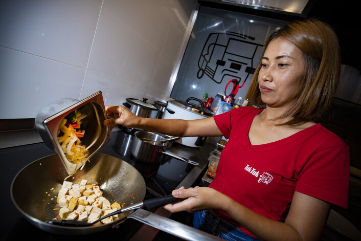 Intet måltid er komplett uten riktig drikke, og her er det selvfølgelig både thailandsk øl og lokalt brygg fra Aass på plass - eller vin for de som måtte foretrekke det. Intet måltid er komplett uten riktig drikke, og her er det selvfølgelig både thailandsk øl og lokalt brygg fra Aass på plass - eller vin for de som måtte foretrekke det.