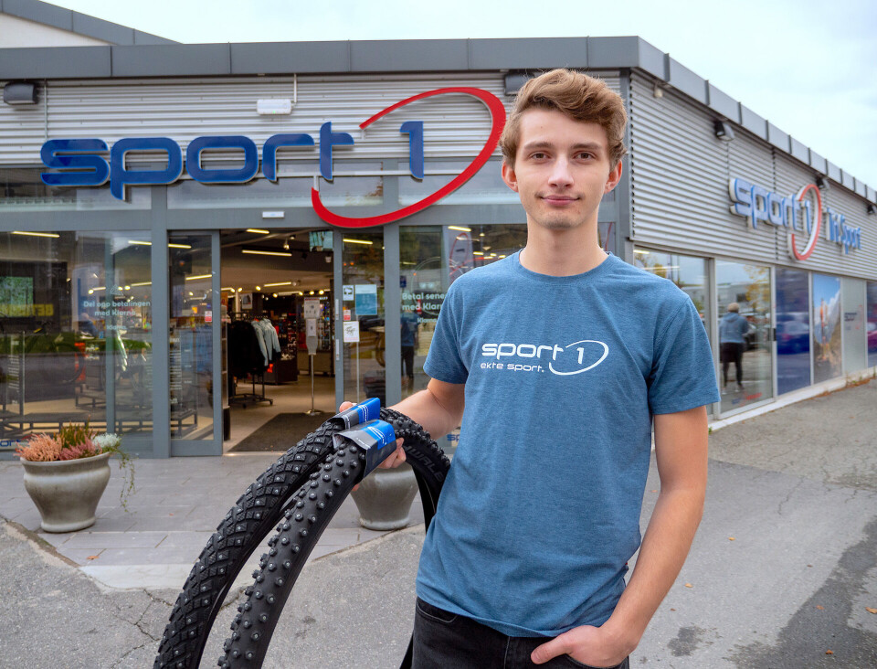 TRI-SPORT: – Det er ikke tvil om at piggdekk-kampanjen til Buskerudbyen har vært med å få flere til å sykle om vinteren og ikke minst til å sykle trygt om vinteren, sier Anders Næsset Hansen hos Tri-Sport på Gulskogen som har vært med på kampanjen samtlige ganger.