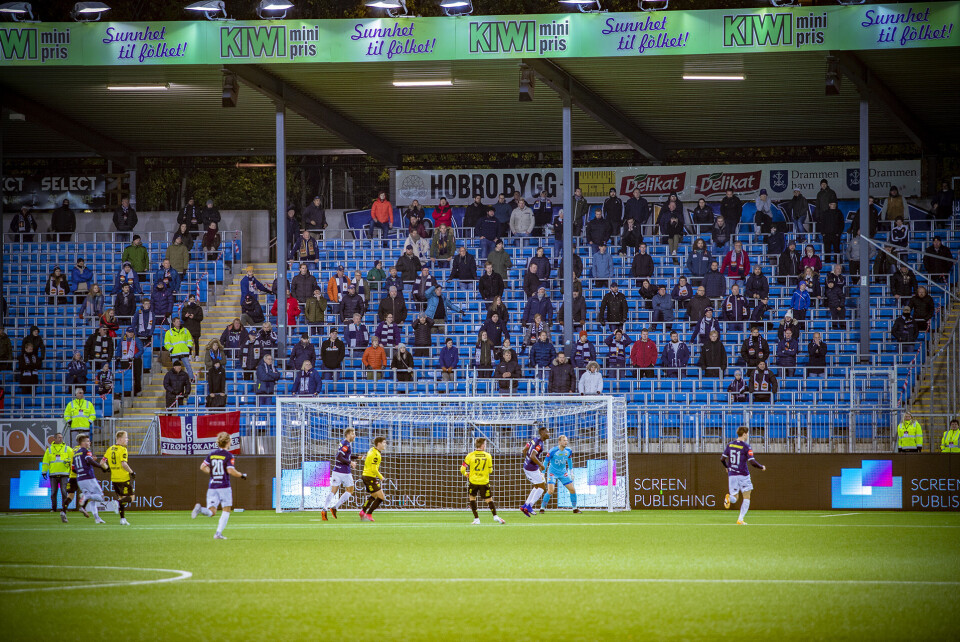 GODSETUNIONEN PÅ PLASS: Kampen mot Start var den første med 600 tilskuere, hvorav 200 fra Godsetunionen spredd kortsiden. Det ga er merkbart løft i atmosfæren på stadion.