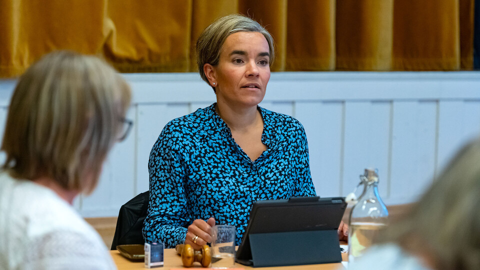 Hun ser det som naturlig at Lier kommune flyttes til tiltaksnivå 5B, som per nå innebærer at butikker og kjøpesentre kan være åpne, treningssentre kan holde åpent for enkelte tilbud og innendørs fritids- og idrettsaktivitet for personer under 20 år blir tillatt. Utendørs fritids- og idrettsaktiviteter er tillatt for alle på nivå 5B.Torsdag er det også møte i formannskapet i Lier, der politikerne skal behandle en sak om Liers lokale koronaforskrift.LES OGSÅ:Syv smittetilfeller siste døgn - kraftig fall i smittetrykket