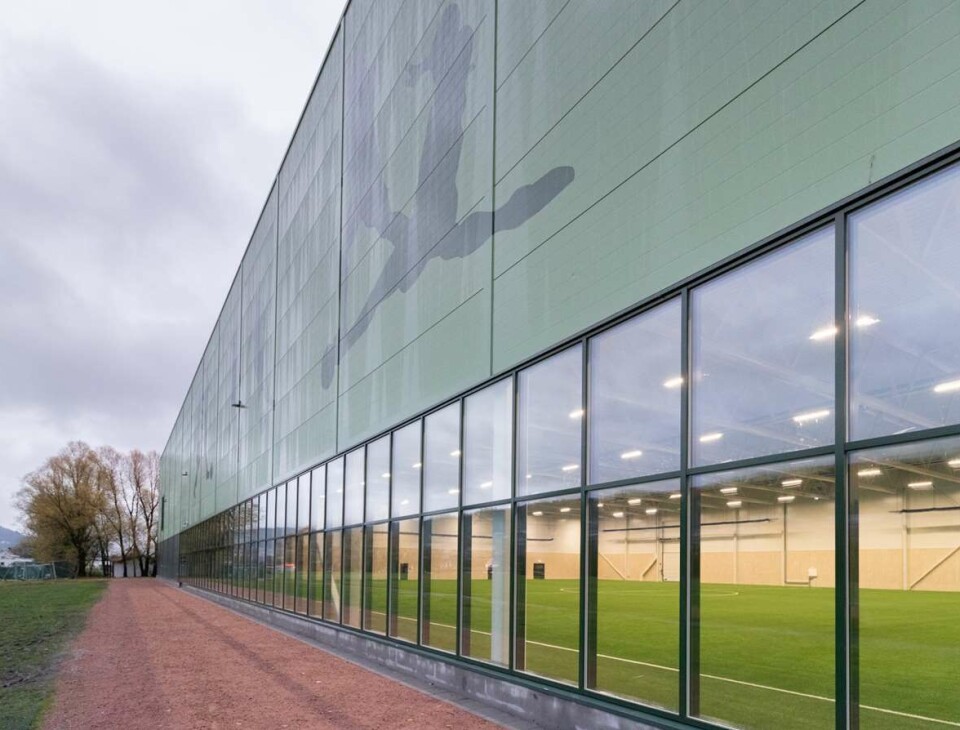 Nå er den nye fotballhallen på Åssiden offisielt åpnet
