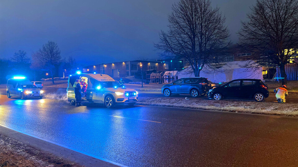 Det var imidlertid mye kø fra Drammen mot Mjøndalen før bergingsbil hentet den ene bilen ved 1700-tiden, og partene løste ifølge politiet situasjonen med skademeldingssskjema.