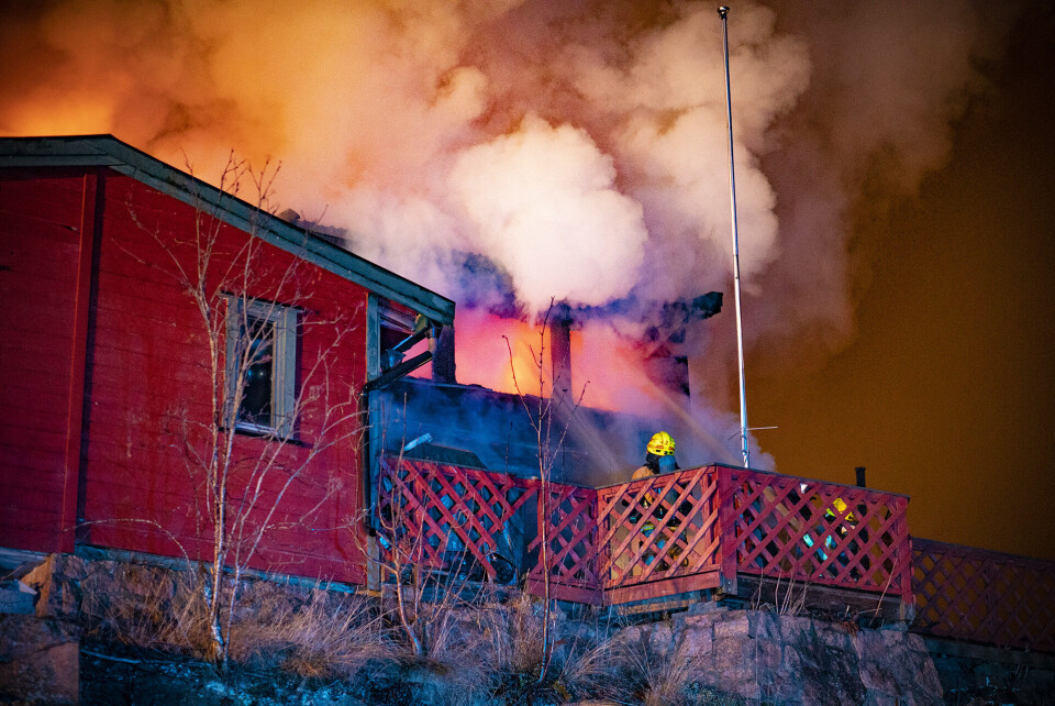 Nymoen bekrefter overfor DRM24 at huset er å anse som totalskadd. Det skal ikke ha vært spredningsfare underveis i brannen.