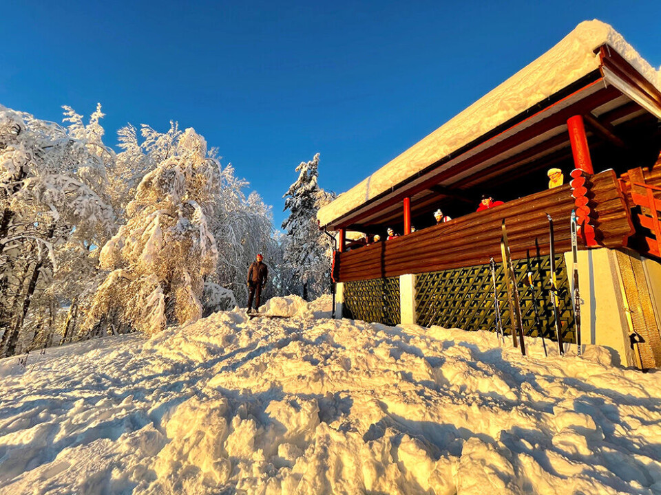 TURKOS: Med disse forholdene ligger alt til rette for å utnytte snøen til fulle i marka. Her fra Skiold-hytta søndag.