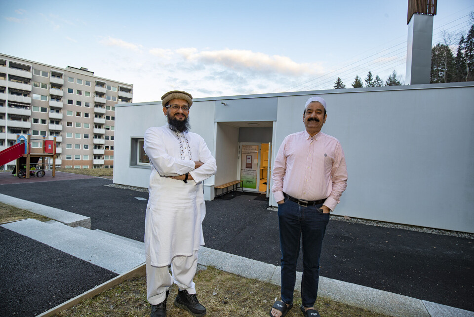 ÅPNER DØRENE: Imam Avais Malik (t.v.) og Bakhtiar Rana fra Drammen Moské på Fjell.