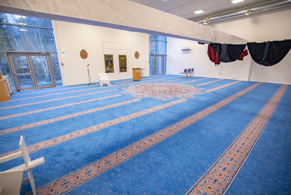 MOSKÉ: Slik ser det ut innvendig i moskéen på Fjell. (ARKIVFOTO: ALEXANDER JANSEN / DRM24)