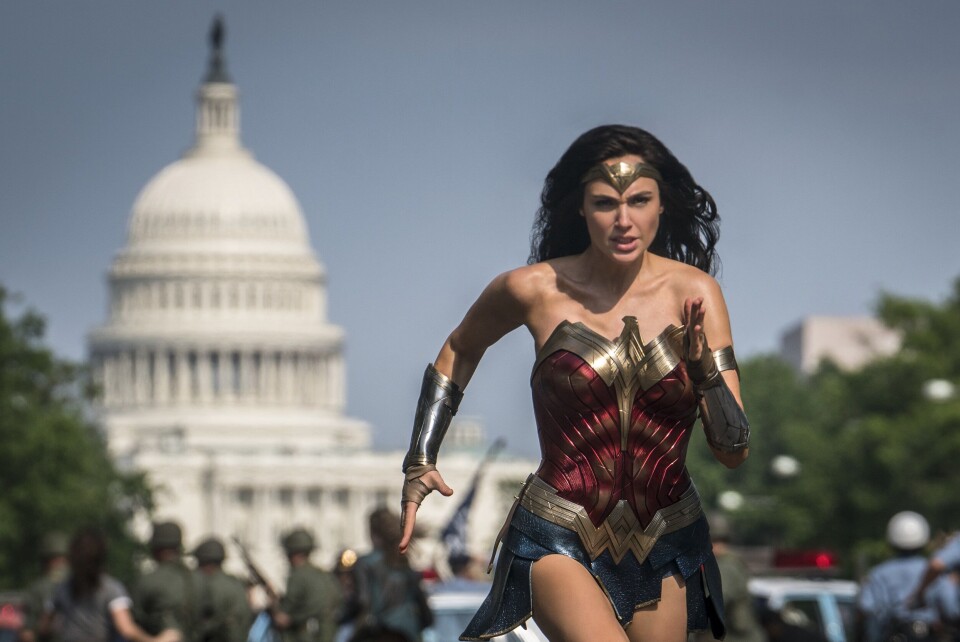 WASHINGTONS HOVEDGATE: Amasonen Wonder Woman på flukt.