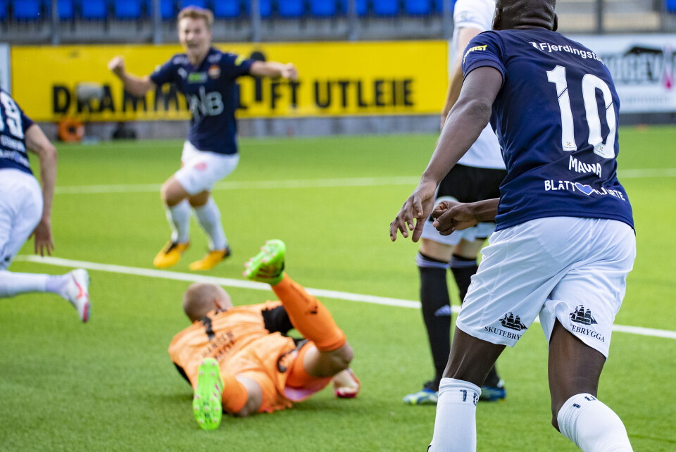 Mjøndalen på sin side tapte 2-0 mot Bodø Glimt, og gultrøyene har dermed gjenerobret tabelltoppen etter at Kristiansund lånte 1. plassen. MIF har nå fem poeng i eliteserien.