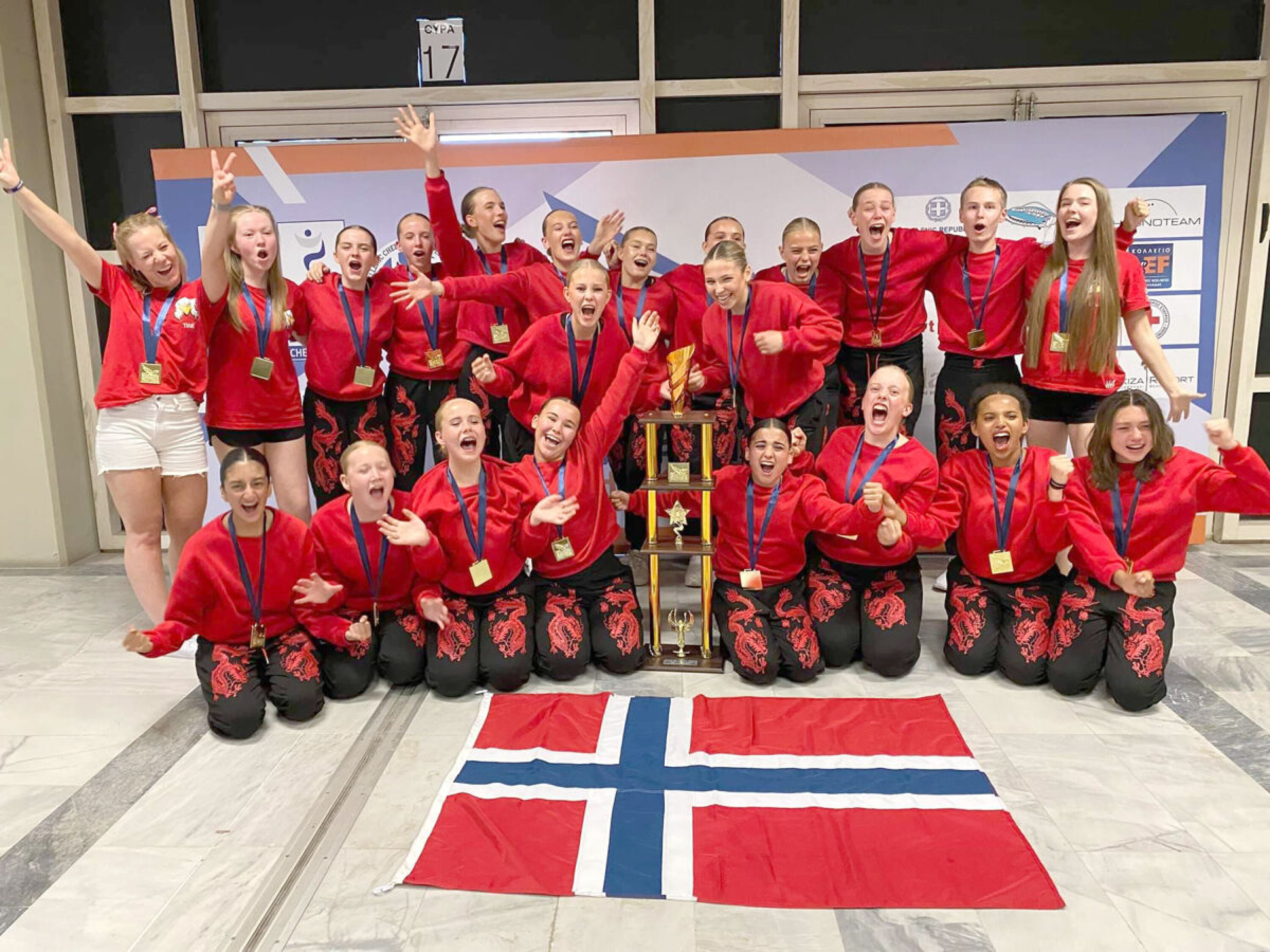 EM-gull til Eiker Cheer Team i Hellas