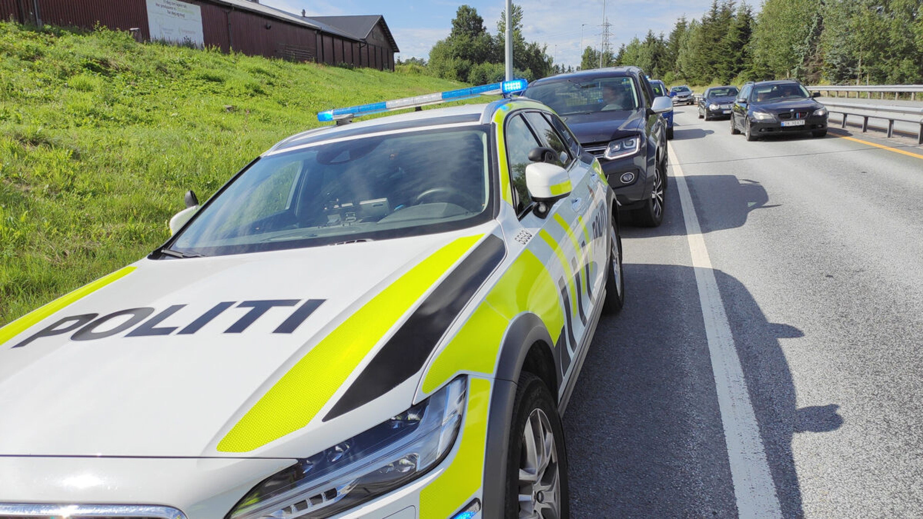 To til legevakt etter påkjørsel bakfra ved Langebru