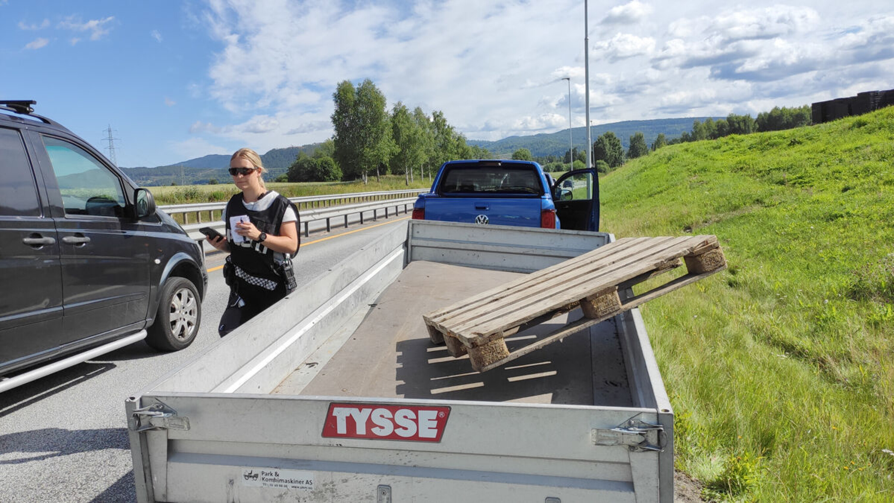 To til legevakt etter påkjørsel bakfra ved Langebru