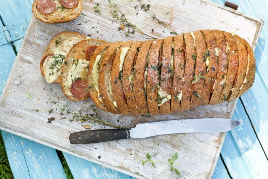 Pull apart-brød på grillen. Pull apart-brød på grillen.