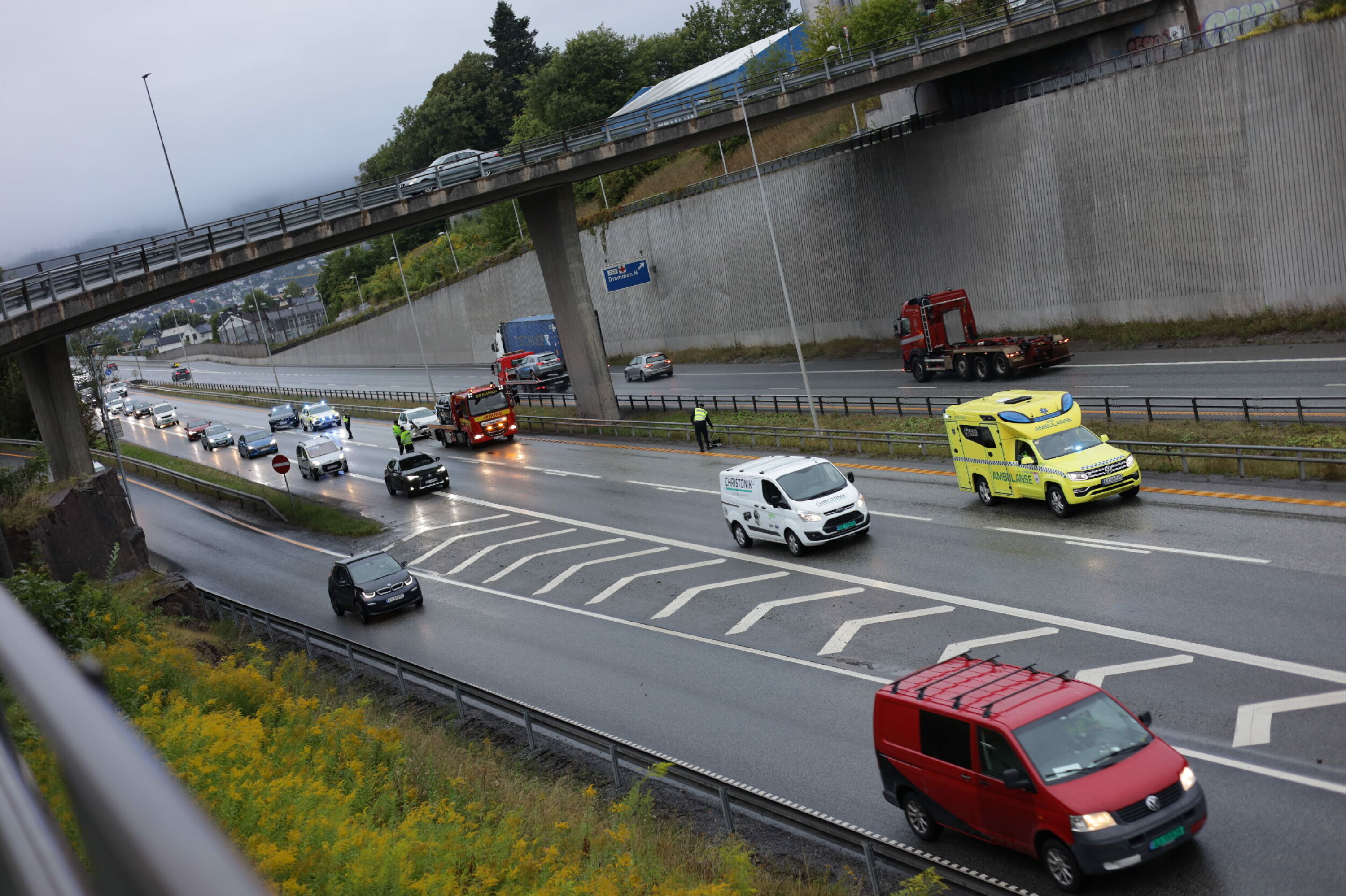 E18: Lange køer etter kjedekollisjon i morgenrushet