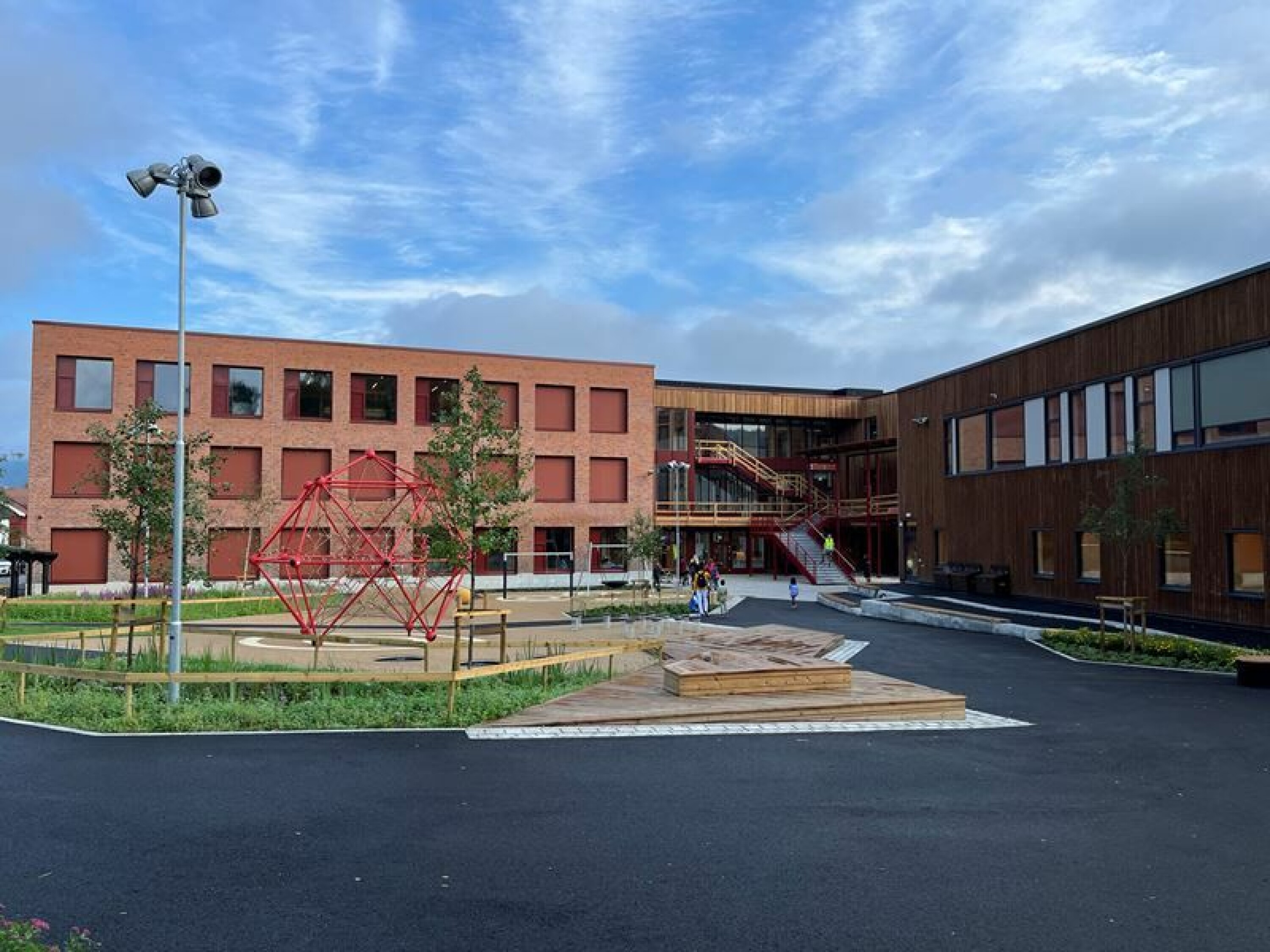 Brandenga skole åpnet nybygg på 3.000 kvm.