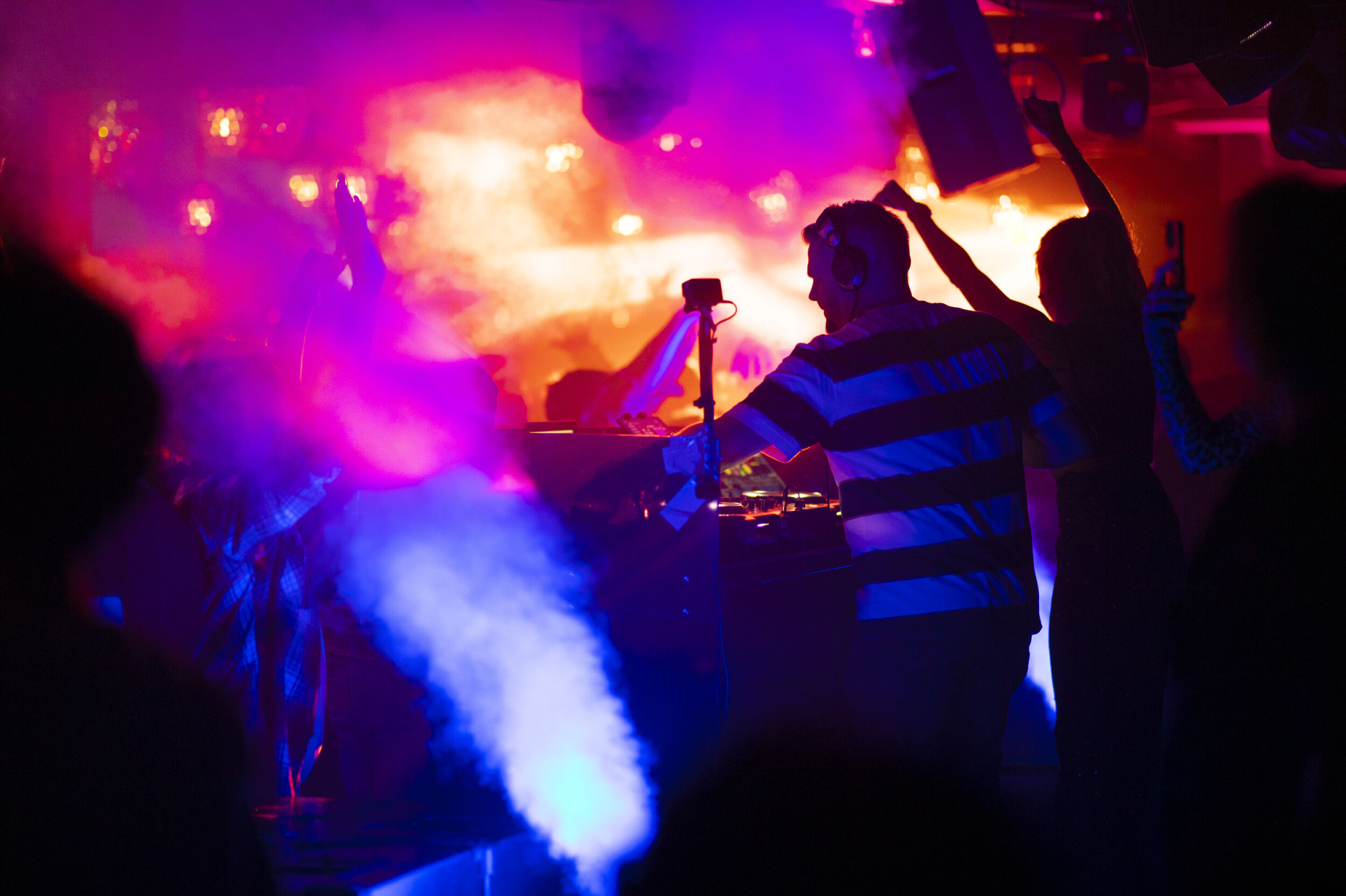 DISKO: Bjørn Morgan «Arcteec» Johansen fra Drammen er en av flere DJ-er «bak spakene» under Elvefestivalen. DISKO: Bjørn Morgan «Arcteec» Johansen fra Drammen er en av flere DJ-er «bak spakene» under Elvefestivalen.