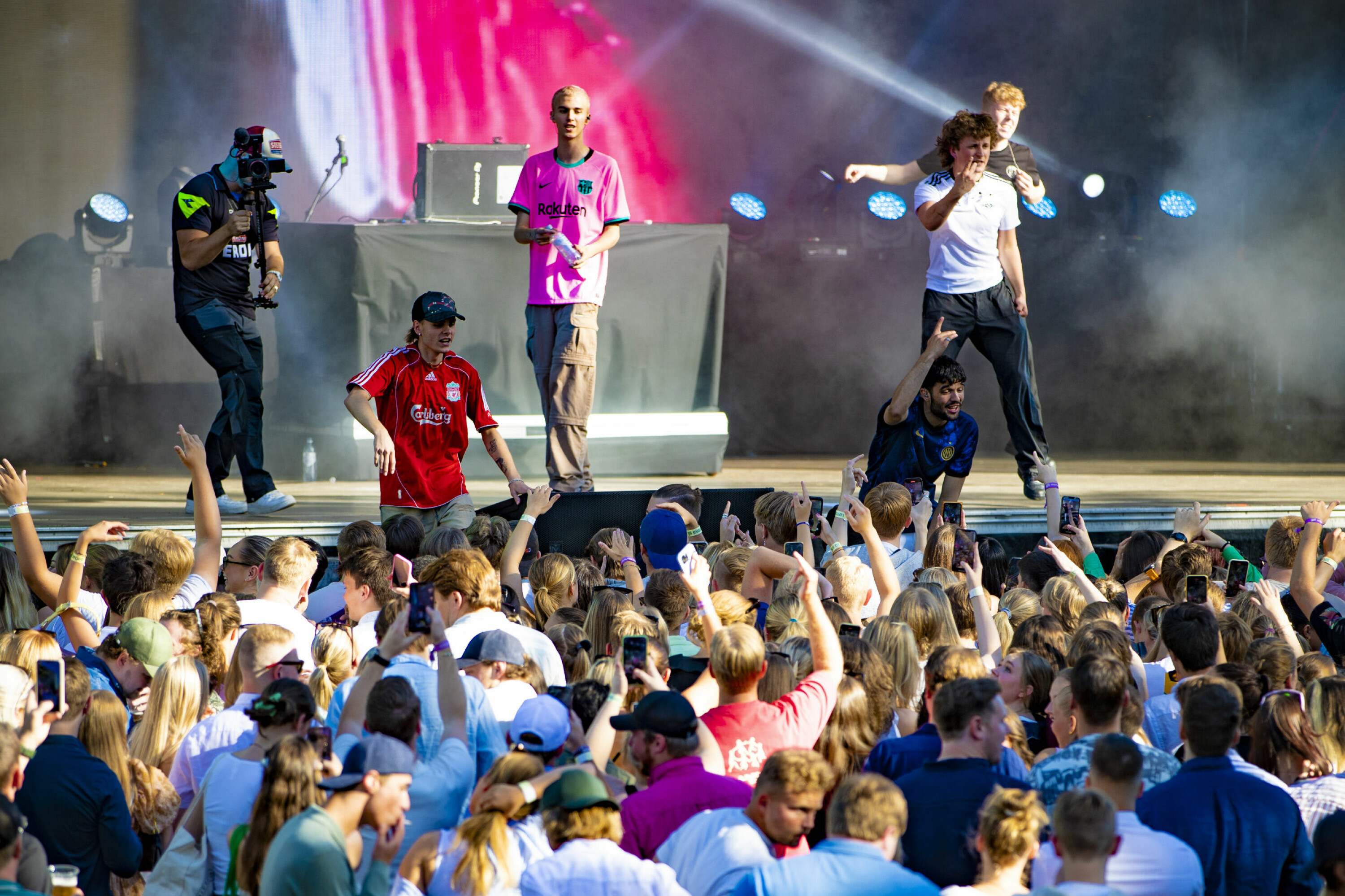 I AKSJON: Her er hiphop-boybandet fra Oslo i aksjon under forsøk nummer to - det ble kortvarig.