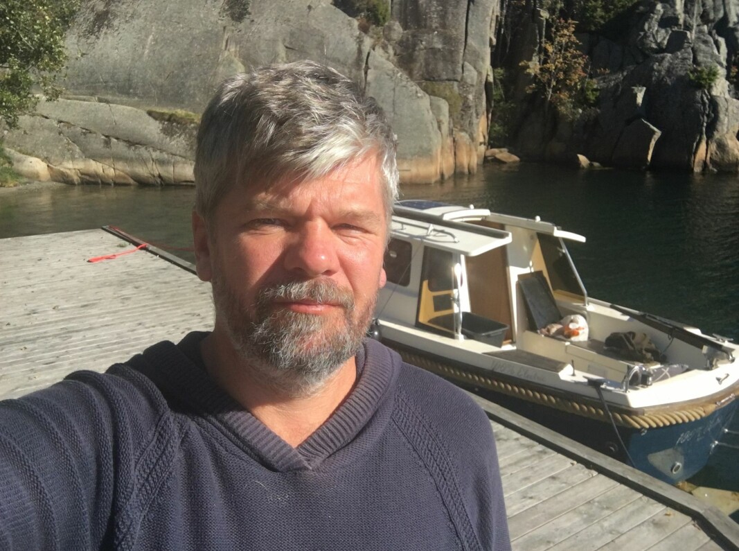 <span class=" italic" data-lab-italic_desktop="italic"><span class=" font-weight-bold" data-lab-font_weight_desktop="font-weight-bold">PROTOTYPEN:</span> Den gamle båten til Ståle Sørensen fungerer som prototypen, en dieselbåt ombygd til elektrisk drift med samme teknologi som det ferdige produktet. </span> <span class=" italic" data-lab-italic_desktop="italic"><span class=" font-weight-bold" data-lab-font_weight_desktop="font-weight-bold">PROTOTYPEN:</span> Den gamle båten til Ståle Sørensen fungerer som prototypen, en dieselbåt ombygd til elektrisk drift med samme teknologi som det ferdige produktet. </span>