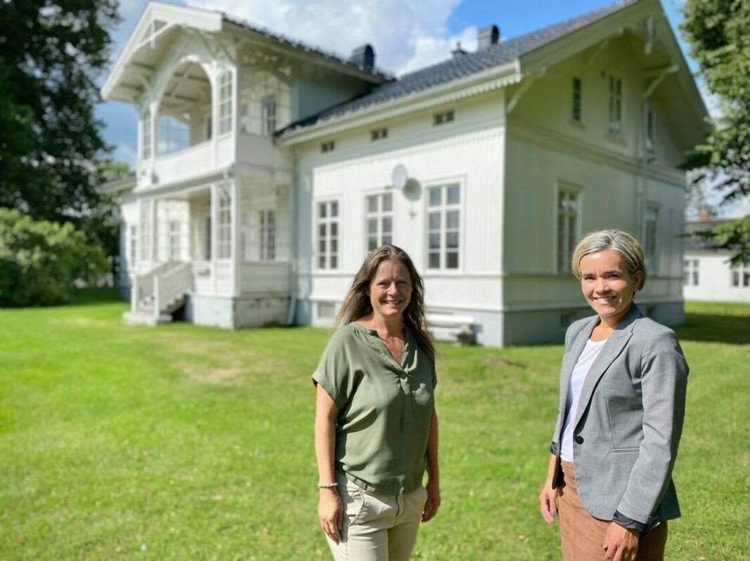 NY FESTIVAL: Inger Bondevik Grimm, prosjektleder for Matveien 2022 og Gunn Cecilie Ringdal, ordfører i Lier kommune på Store Gilhus gård hvor det neste uke sparkes i gang festival. NY FESTIVAL: Inger Bondevik Grimm, prosjektleder for Matveien 2022 og Gunn Cecilie Ringdal, ordfører i Lier kommune på Store Gilhus gård hvor det neste uke sparkes i gang festival.