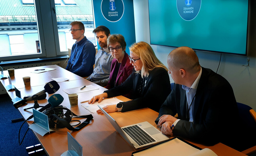 FØR «METEREN»: Pressekonferanse med rådmann, ordfører, smittevernlege og kommuneoverlege i Drammen 12. mars 2020.