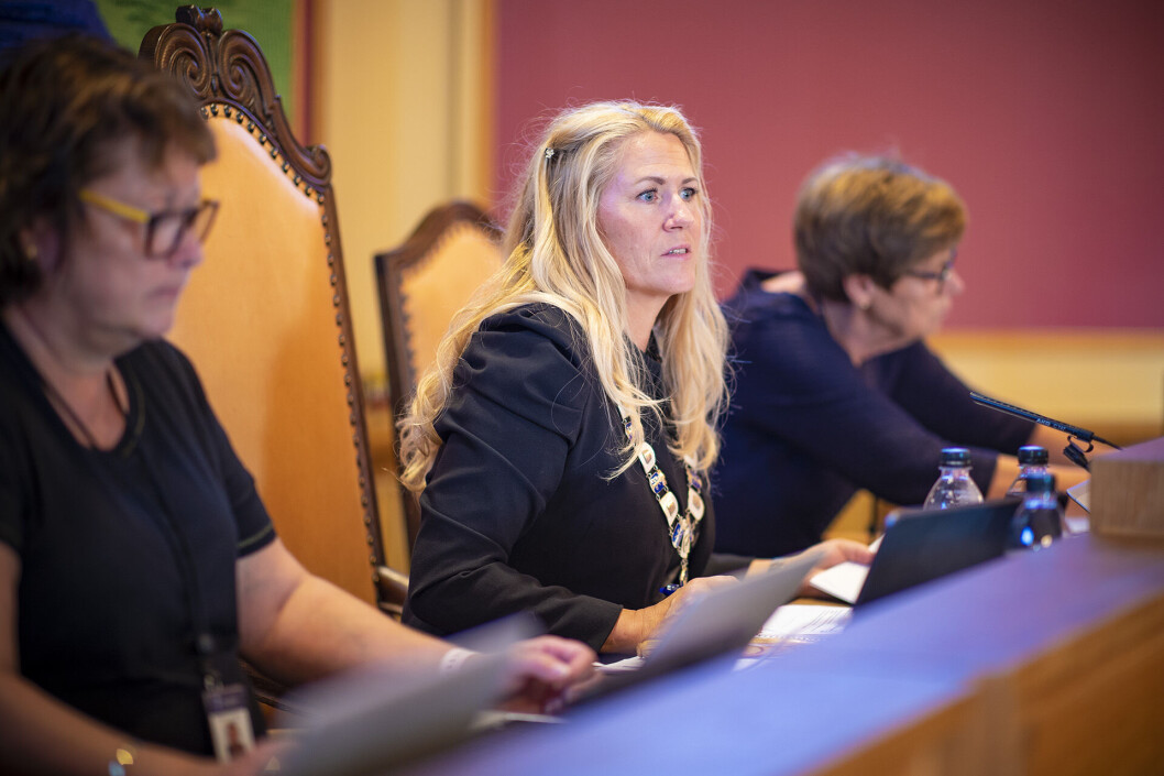 <span class=" italic" data-lab-italic_desktop="italic"><span class=" font-weight-bold" data-lab-font_weight_desktop="font-weight-bold">FRYKTER FOR REKRUTTERINGEN:</span> Ordfører Monica Myrvold-Berg vil ikke kommentere den aktuelle saken, men påpeker at dårlig klima i politikken kan medføre politikerflukt.</span> <span class=" italic" data-lab-italic_desktop="italic"><span class=" font-weight-bold" data-lab-font_weight_desktop="font-weight-bold">FRYKTER FOR REKRUTTERINGEN:</span> Ordfører Monica Myrvold-Berg vil ikke kommentere den aktuelle saken, men påpeker at dårlig klima i politikken kan medføre politikerflukt.</span>