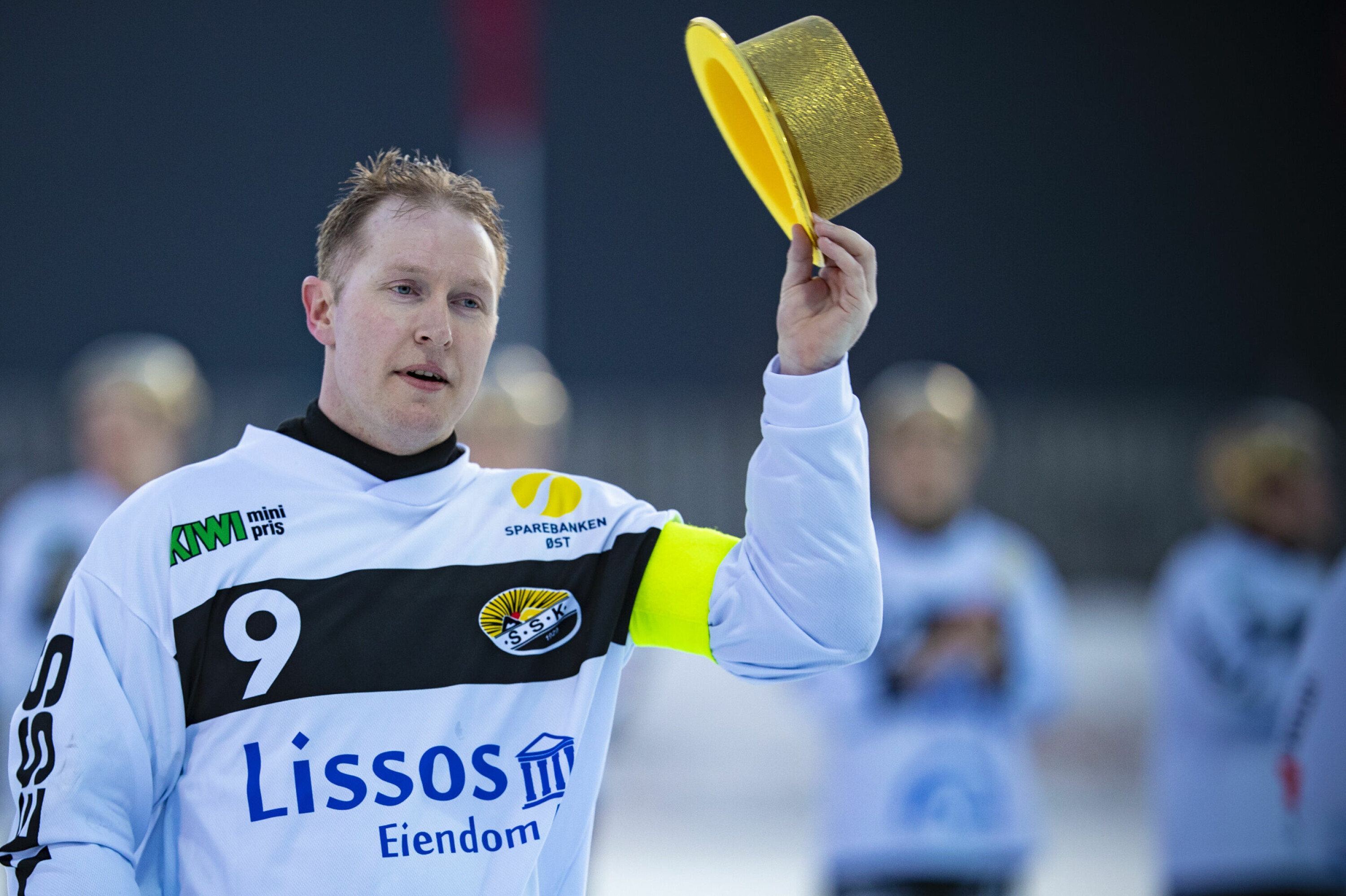 GA SEG PÅ TOPP: Solbergs tidligere kaptein, Petter Moen, etter NM-gullet i fjor da Solberg slo Stabæk.