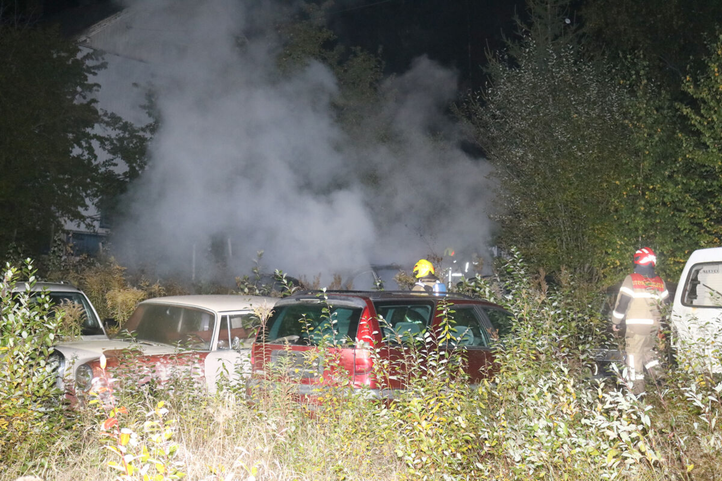 UTBRENT: Ifølge daglig leder Leif Arne «Ljuger'n» Rolfstad var det en kunde som skulle hente ut deler fra bilen og som måtte varme en skrue for å få den løs som var årsaken til brannen.