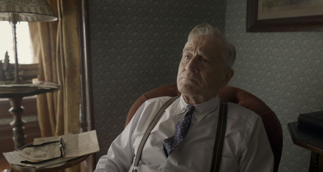 <span class=" italic" data-lab-italic_desktop="italic">Robert De Niro er general Gil Dillenbeck, som er urikkelig overbevist av sin oppfatning av tingenes alarmerende tilstand</span> <span class=" italic" data-lab-italic_desktop="italic">Robert De Niro er general Gil Dillenbeck, som er urikkelig overbevist av sin oppfatning av tingenes alarmerende tilstand</span>